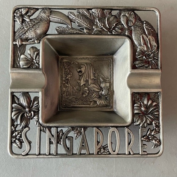 High Quality Metal Ashtray from Singapore - Picture 1 of 4